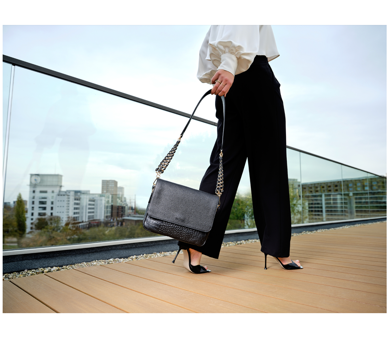 Organizes leather crossbody bag